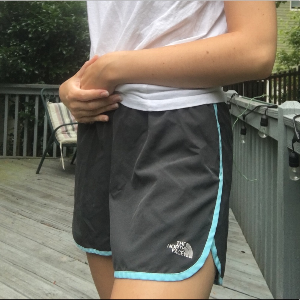 NORTH FACE SHORTS
